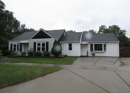1st image of 5829 Lynwood Dr