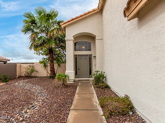 3rd image of 743 E WINDSONG Drive