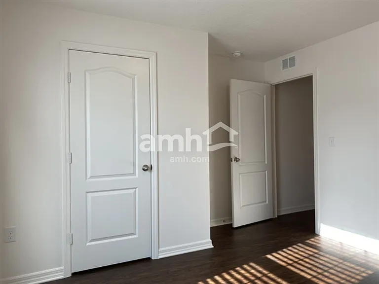 1122 Brenton Leaf Dr — Photo 11