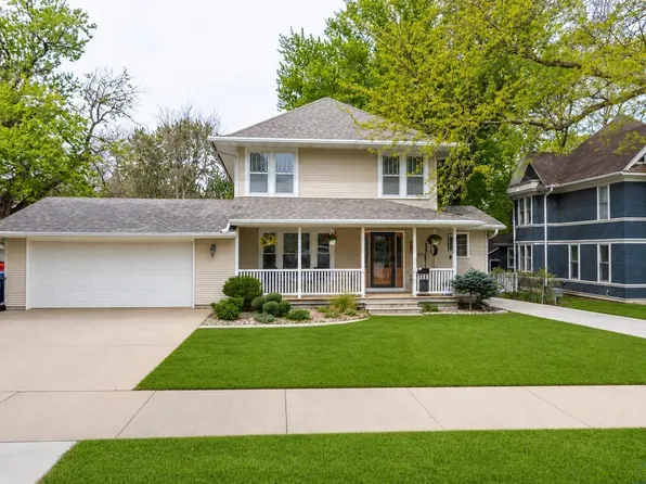 909 Central Ave SW, Le Mars, IA 51031