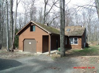 254 Shiny Mountain Rd, Greentown, PA 18426