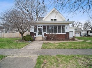 103 E Walnut St, Lexington, IL 61753