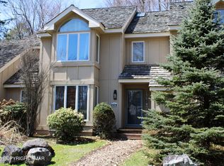 856 Crest Pines Ln, Pocono Pines, PA