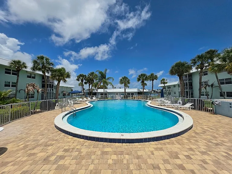 325 Causeway #A102 — Photo 22