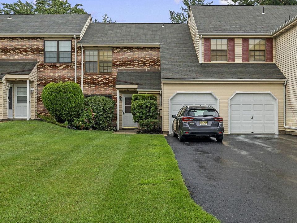 1st image of 404 Willow Turn