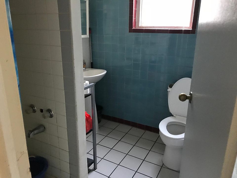 2nd image of 2131 S 7th St Floor 3