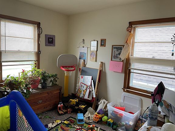 5th image of 4030 S Kinnickinnic Ave #1