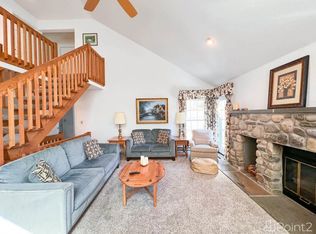 2154 Oak Hill Dr, Canadensis, PA 18325