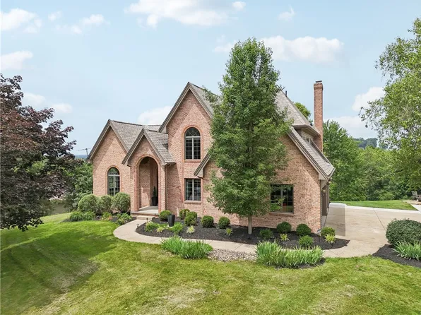 108 Ascot Ct, Harmony, PA 16037