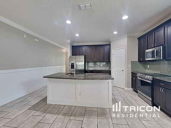 4th image of 216 N Prairie Lakes Dr