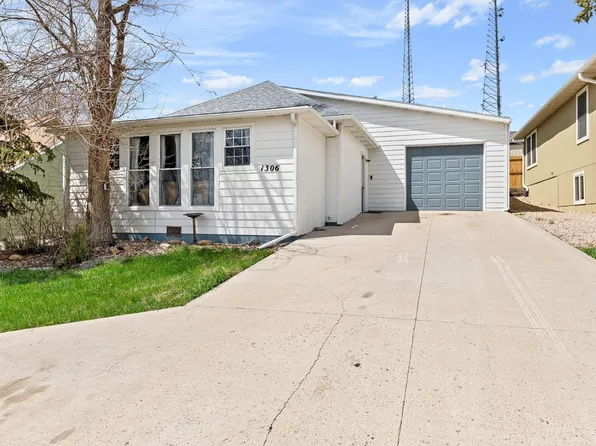 1306 4th Ave, Belle Fourche, SD 57717
