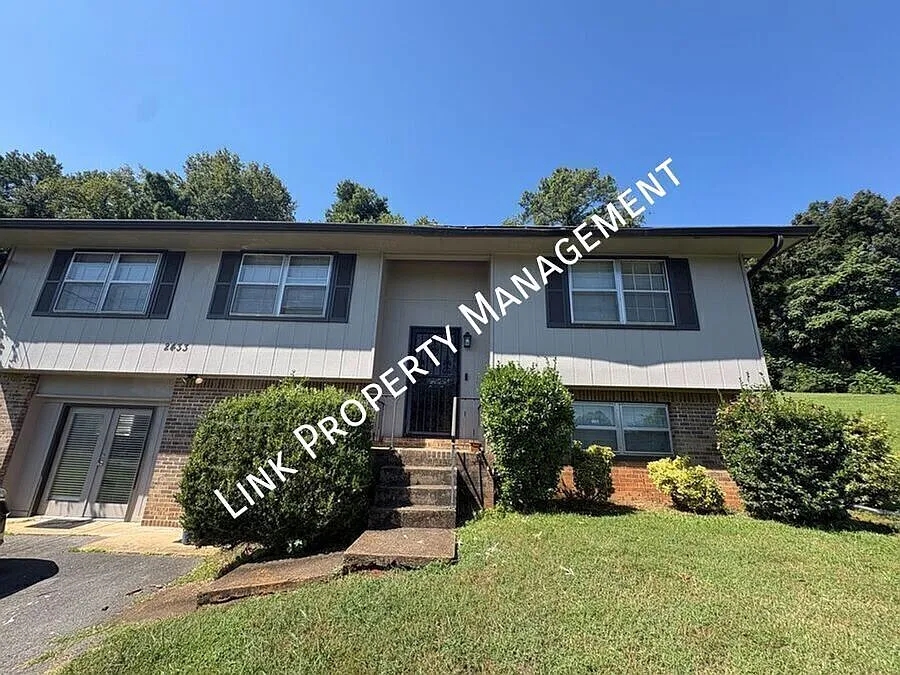 2433 Meade Cir