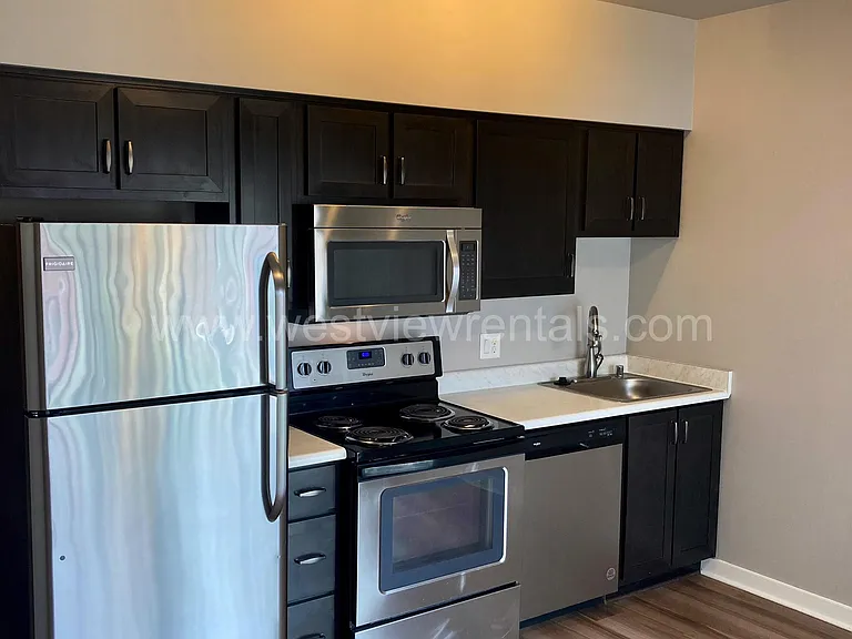 203 E Laurel St — Photo 32