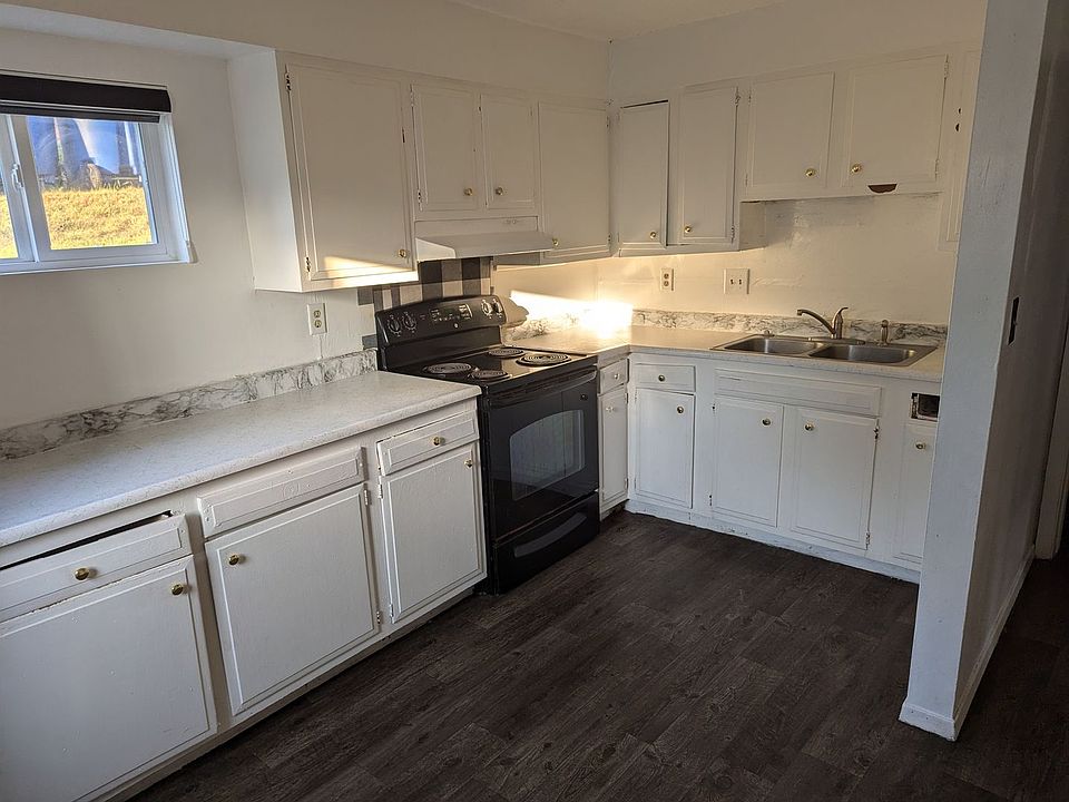 1st image of 1720 E 12th St #4