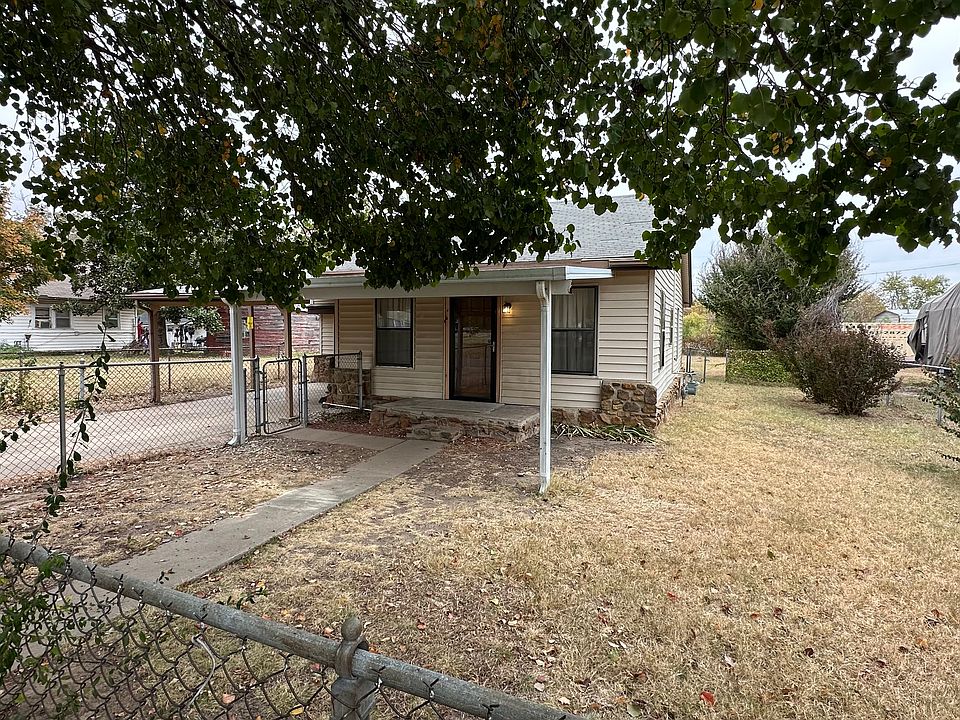 1st image of 3909 S 28th Ave W