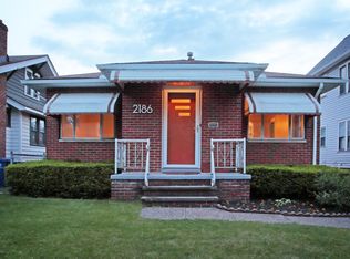 2186 Chesterland Ave, Lakewood, OH 44107