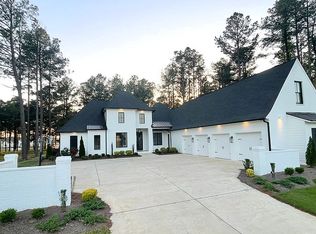 374 Lake Village Dr, Madison, MS 39110