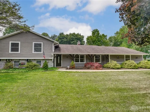 10171 Mallet Dr, Dayton, OH 45458