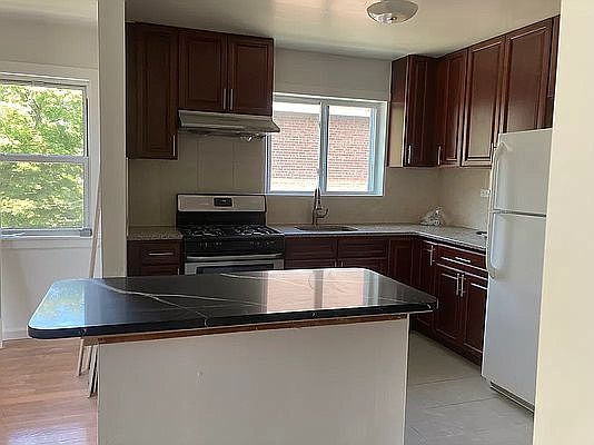 4th image of 443 W 263rd St #2