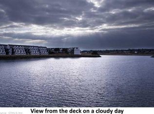 313 Popes Island Rd #313, Milford, CT 06461