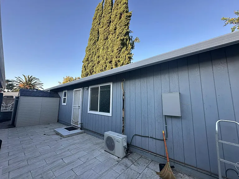 1918 Threadneedle Way #3 — Photo 5