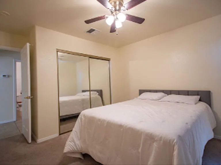 335 Riverwood Ln — Photo 6