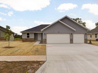 1188 N Maxine Ave, Nixa, MO 65714