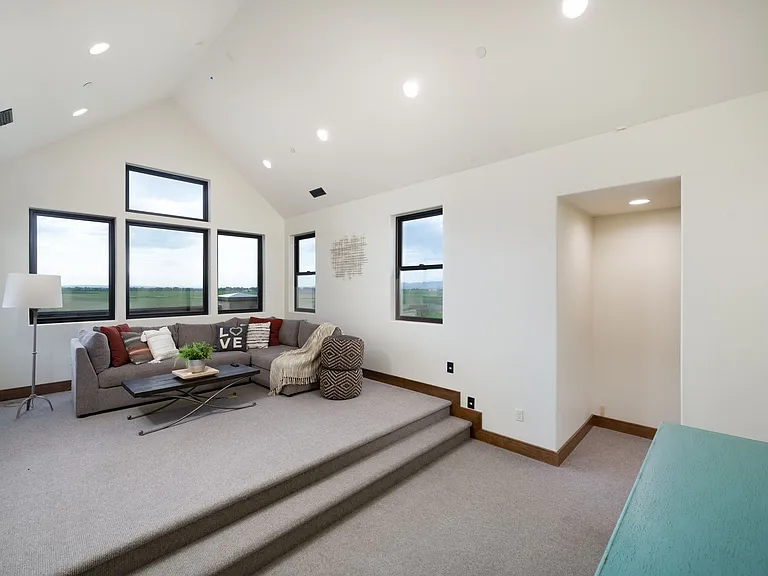 259 Prairie Glen Way — Photo 33