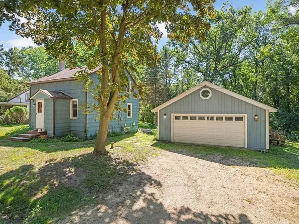264 Dwinnell Ave, Mahtomedi, MN 55115