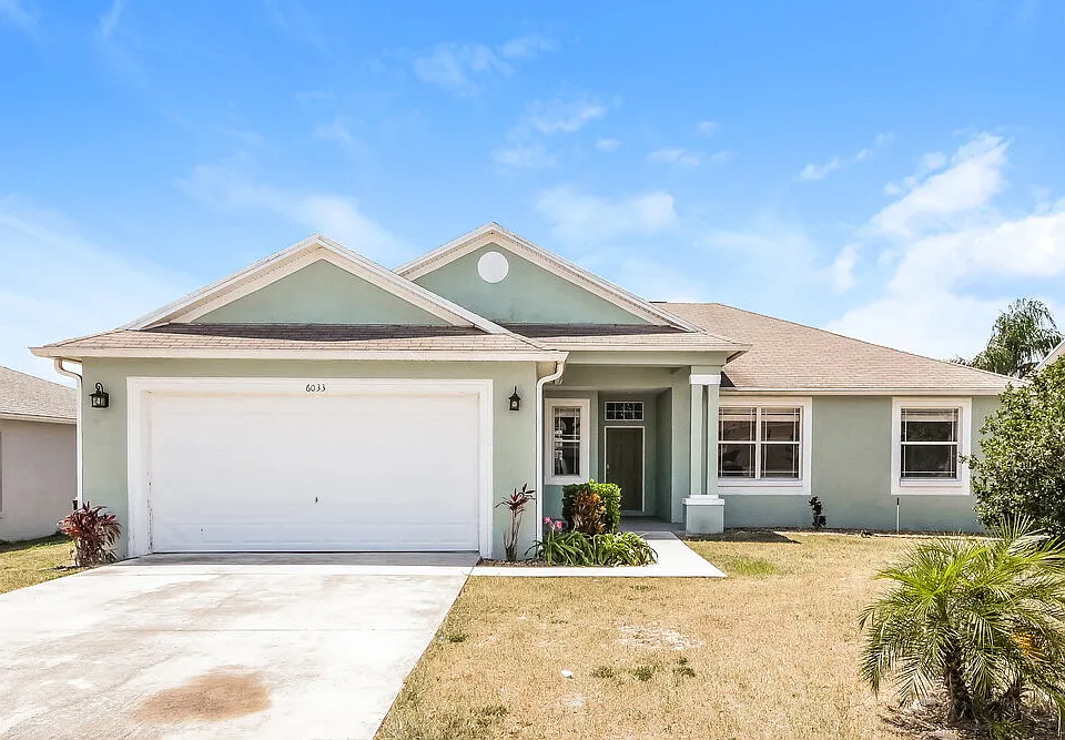 6033 Live Oak Dr