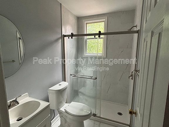 5th image of 2121 W Cary St APT B