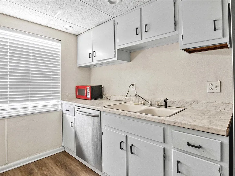 2325 W Pensacola St #121 — Photo 7