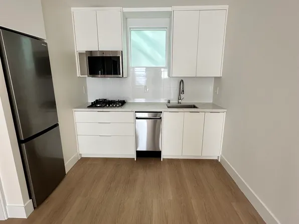 31-35 Salmon St, San Francisco, CA 94133
