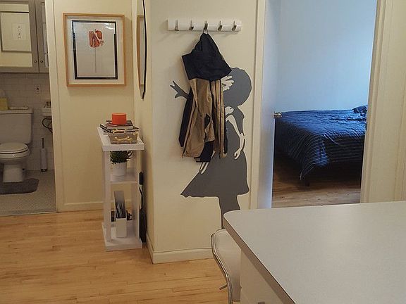 3rd image of 190 E 7th St APT 204