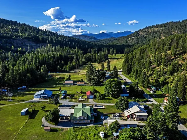 566 N Riley Creek Rd, Priest River, ID 83856