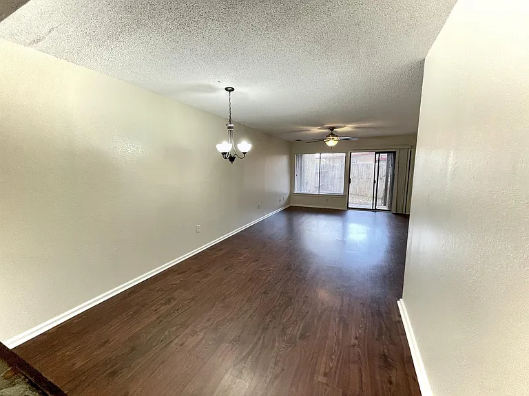 4345 Carter Creek Pkwy — Photo 17