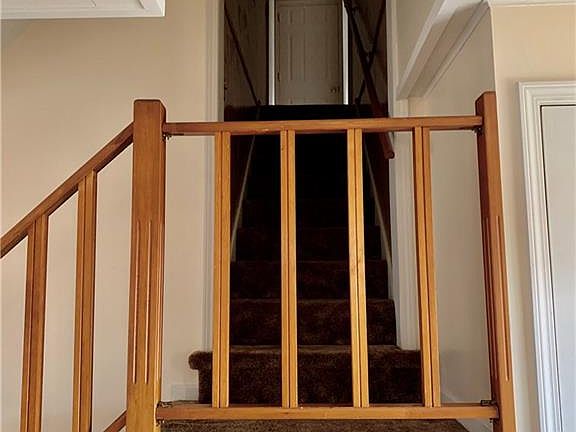 5th image of 322 N Emmet St