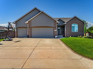 2201 E Sunset St, Goddard, KS 67052