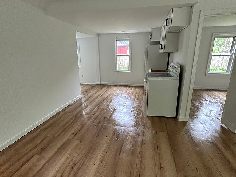 303 Collettes Grove Rd — Photo 2