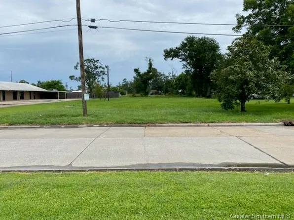 112 E Darbonne St, Sulphur, LA 70663