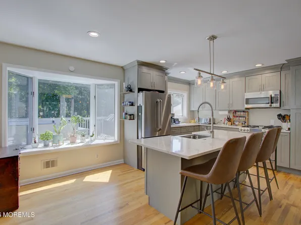 113 Apple Blossom Lane, Middletown, NJ 07748