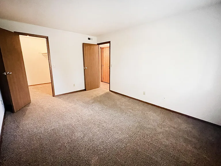 Forest Creek Apartments — Photo 41