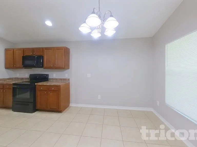 703 Bainbridge Loop — Photo 4
