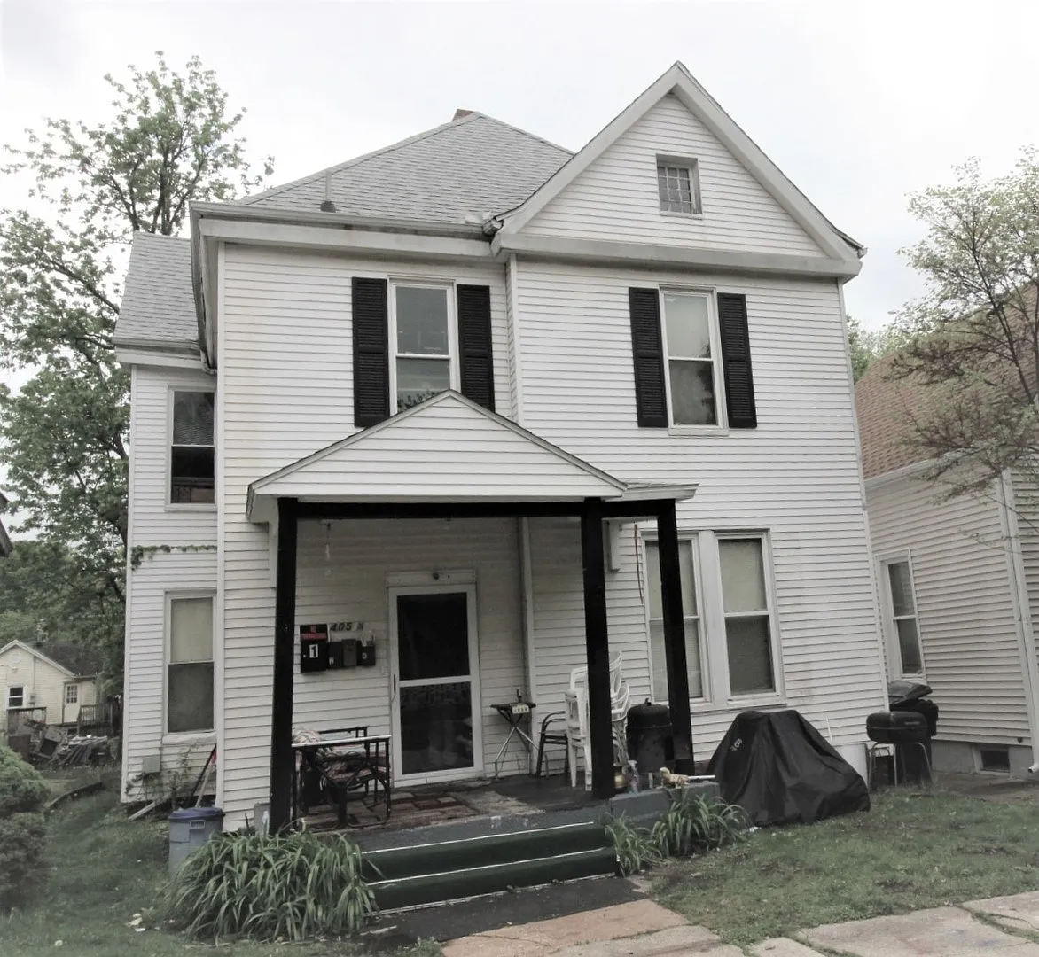 4051/2 Douglas St photo 1