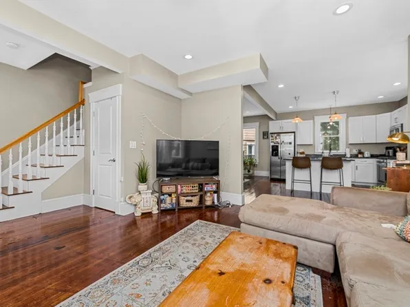 75 Bonair St, Somerville, MA 02145