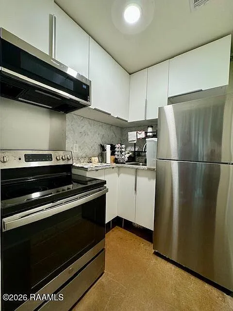 1 bed, 1.0 bath, 250 sqft, $1,000 — Photo 2