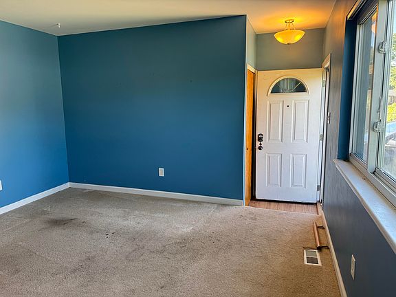 5th image of 1639 Winifred St