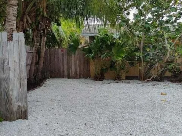 1951 Kathy Ln APT B, North Palm Beach, FL 33408