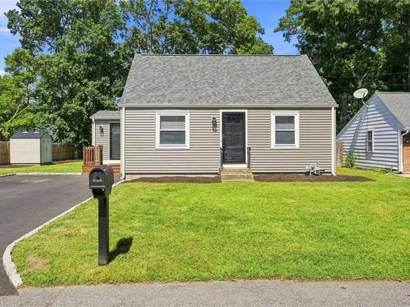 53 Pell Ave, Warwick, RI 02888