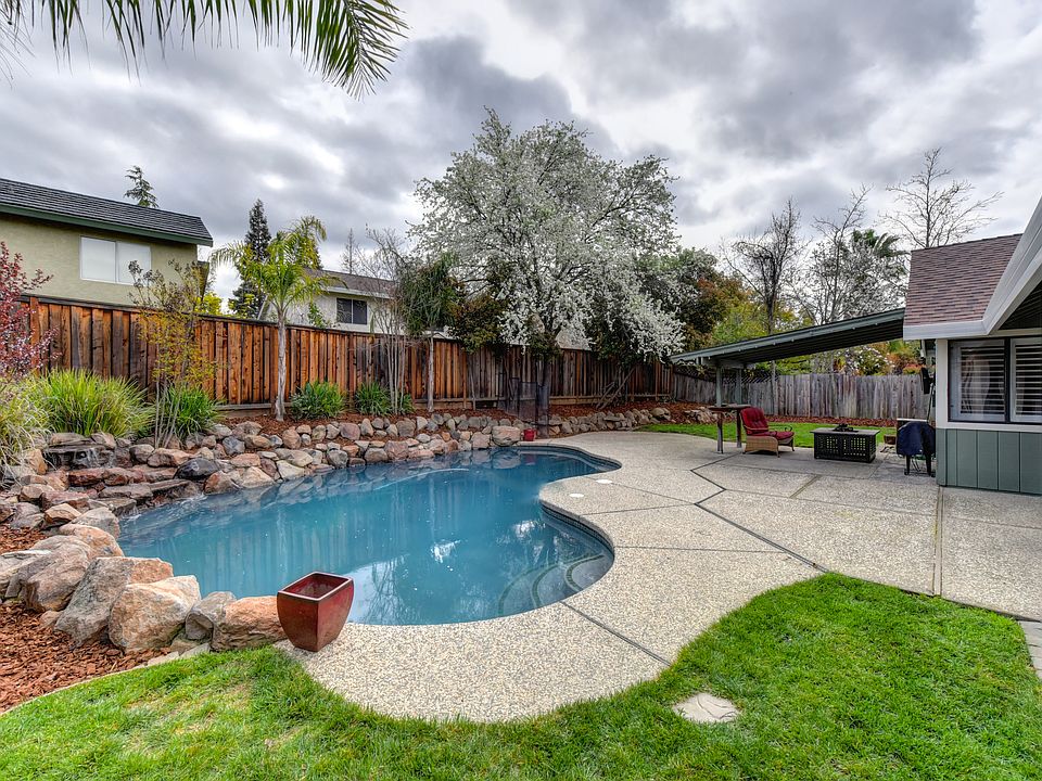 2nd image of 1326 Kingswood Dr